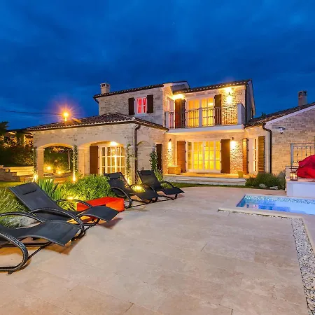Artien With Swimming Pool Villa Baderna
