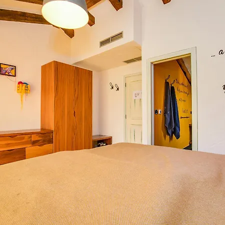 Vila Artien With Swimming Pool Baderna