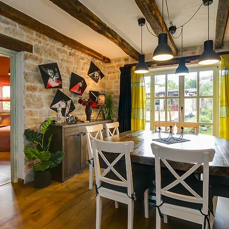 Artien With Swimming Pool Villa Baderna